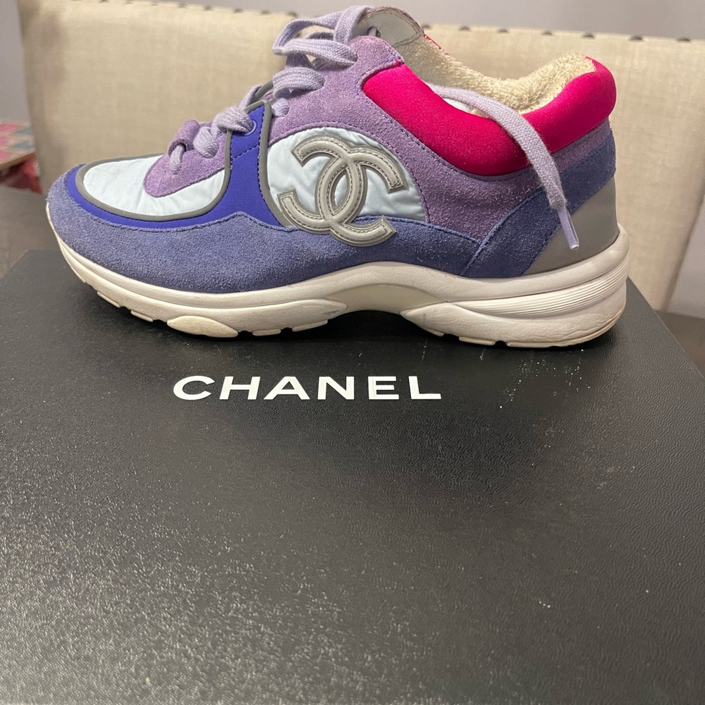 37.5 authentic chanel sneakers. Gently used